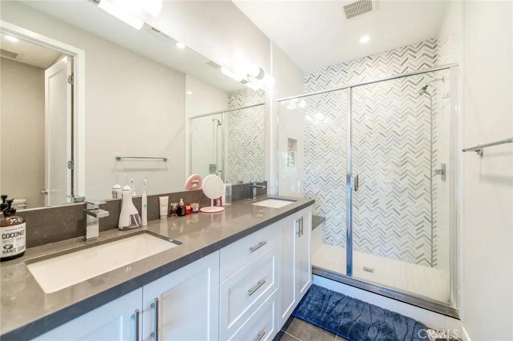 Additional image 18 of 155 Schick, Irvine, CA 92614