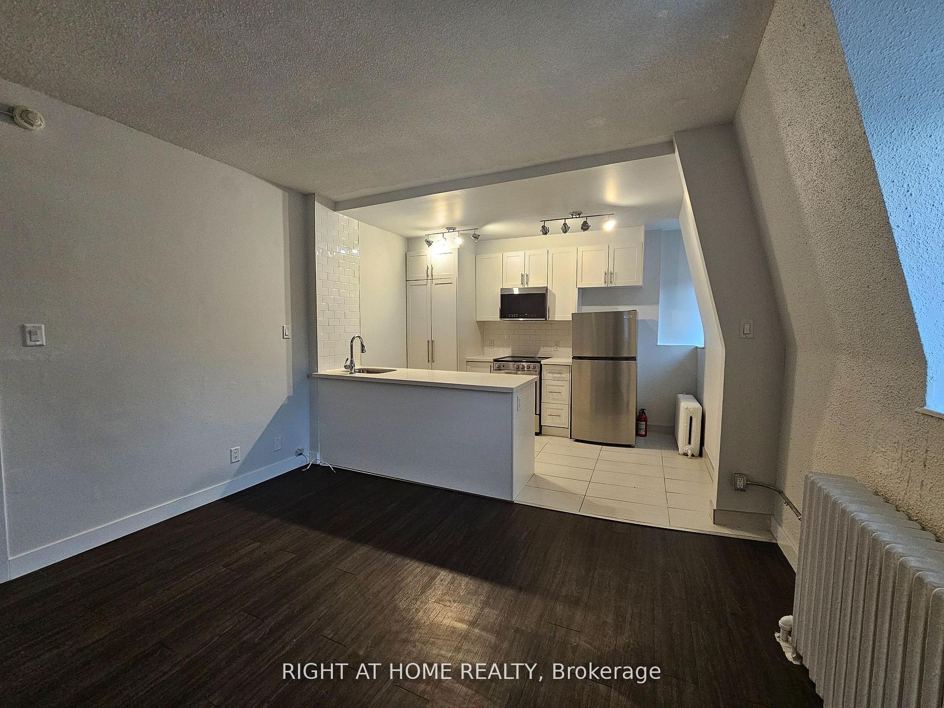 Additional image 5 of 203-72 Wellesley Street E, Toronto, ON, M4Y 1H2