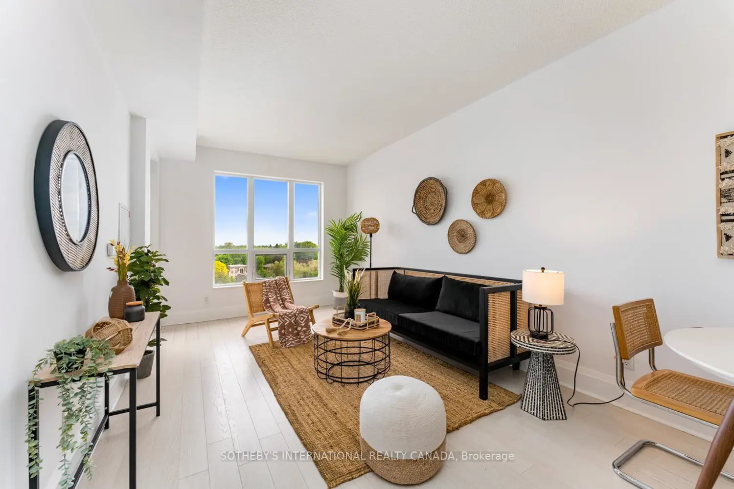 Additional image 9 of 100 Harrison Garden Boulevard 824