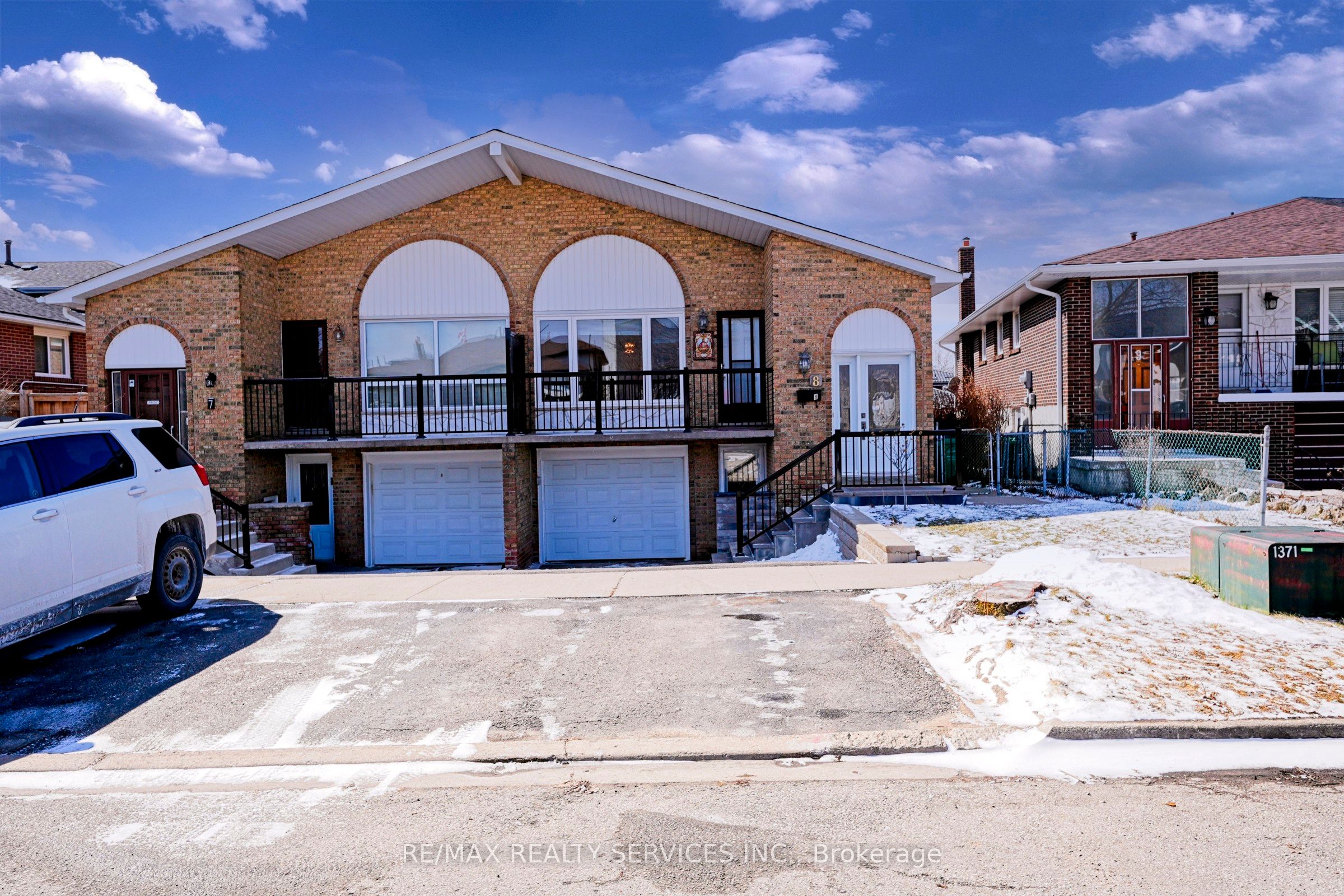 Additional image 2 of 8 Cheryl Court, Brampton, ON, L6V 3C2