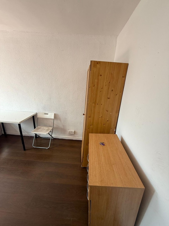 Additional image 3 of Room in a Shared Flat, Bigland Street, E1, N1 7GU