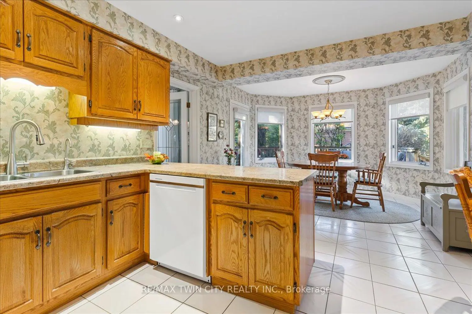 Additional image 6 of 599 Stonebury Crescent