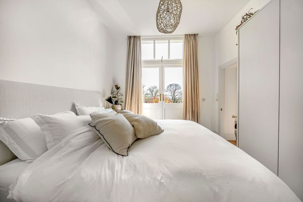 Additional image 9 of 2 bed flat for saleKings Drive, Midhurst GU29