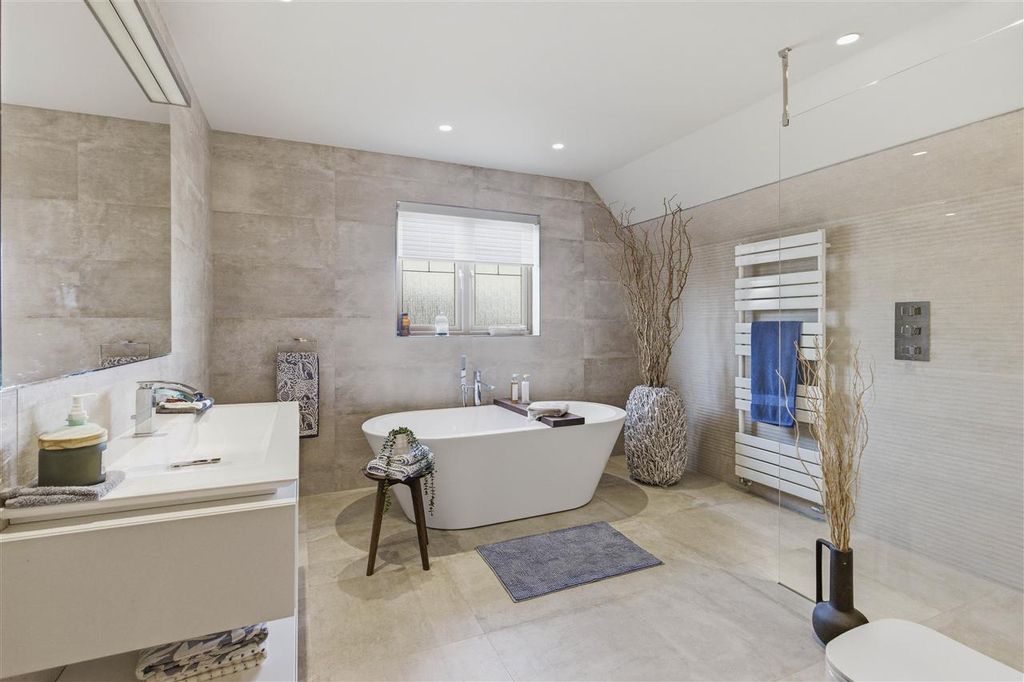 Additional image 19 of 4 bed property for saleHamilton Way, East Whitburn EH47