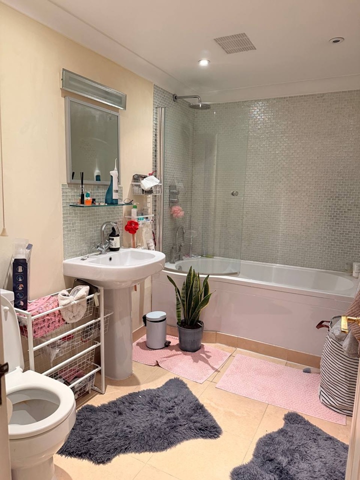 Additional image 8 of Room in a Shared Flat, Hermitage Court, E1W, N1 7GU