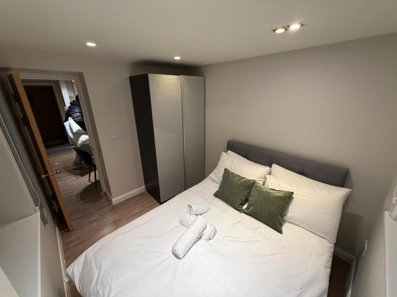 Additional image 2 of 1 Bed Flat, Lavender Hill, SW11, SW11 5RW