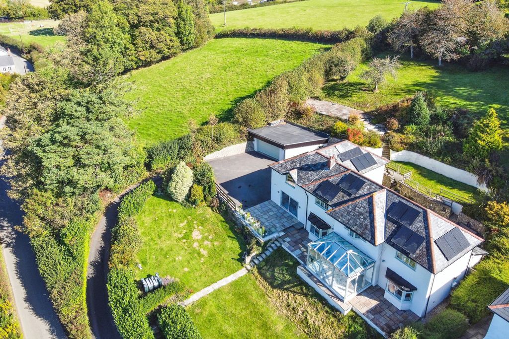 6 bed detached house for salePeterston-Super-Ely, Cardiff CF5