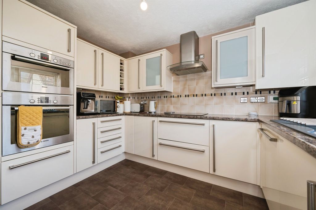 Additional image 2 of 4 bed link detached house for saleBeattie Rise, Hedge End, Southampton SO30