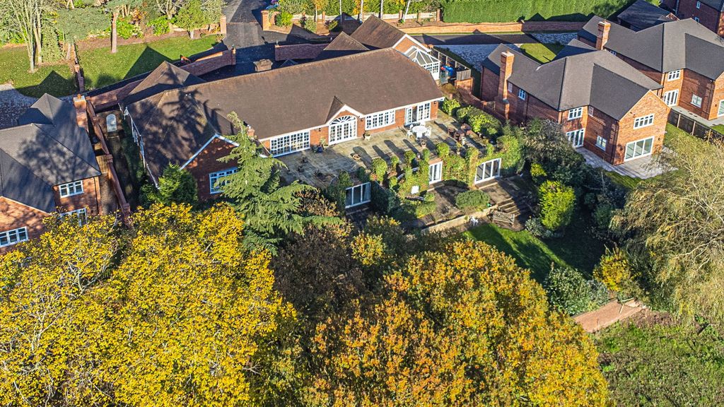 6 bed detached house for saleShenstone Moss, St Johns Drive, Shenstone WS14