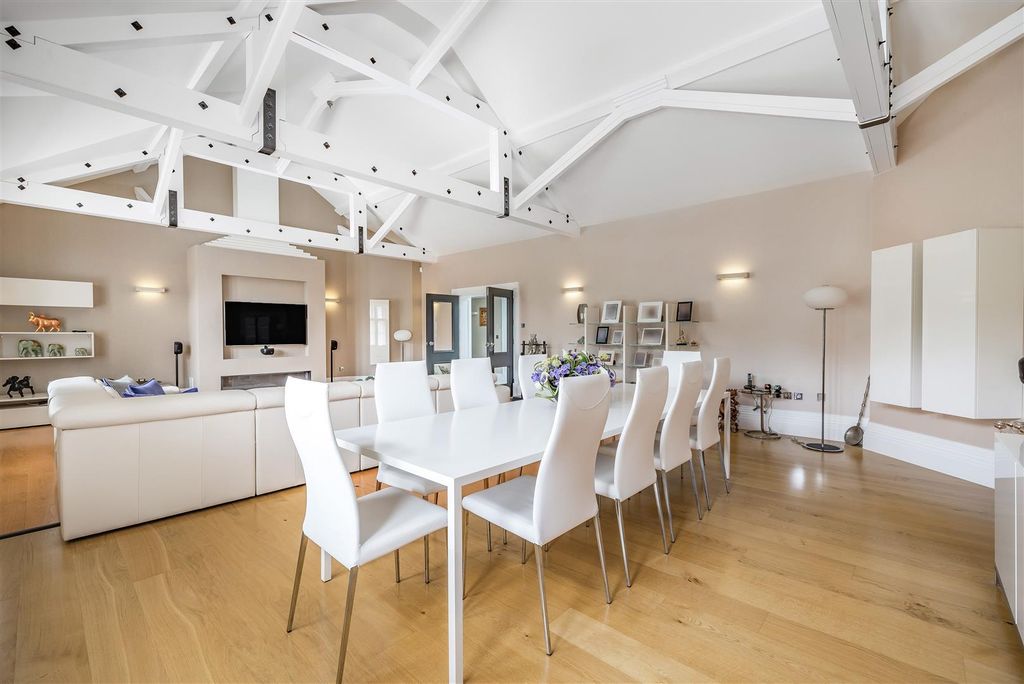 Additional image 11 of 3 bed flat for saleWoodland Way, Kingswood KT20