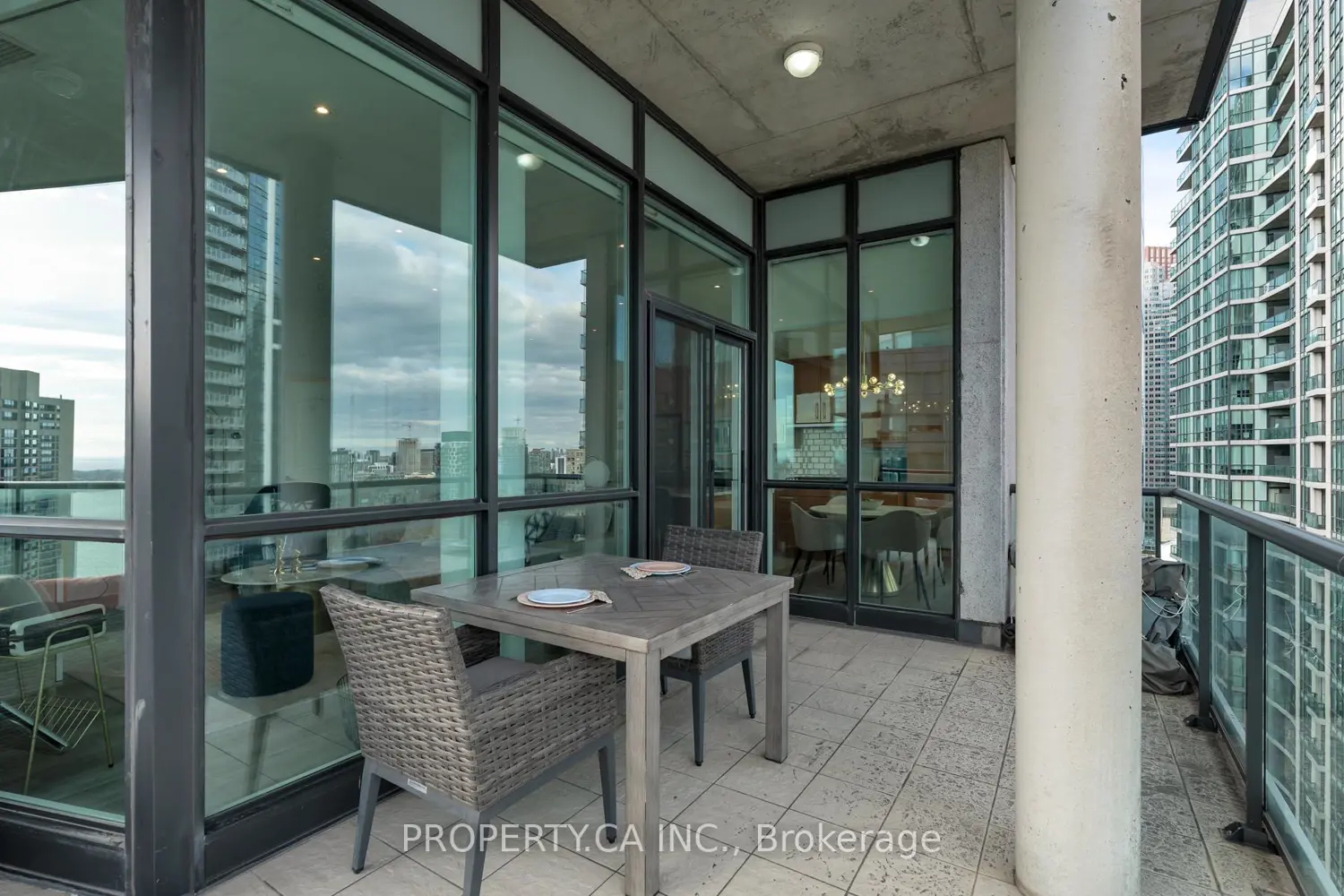 Additional image 19 of 12 Yonge Street 2903