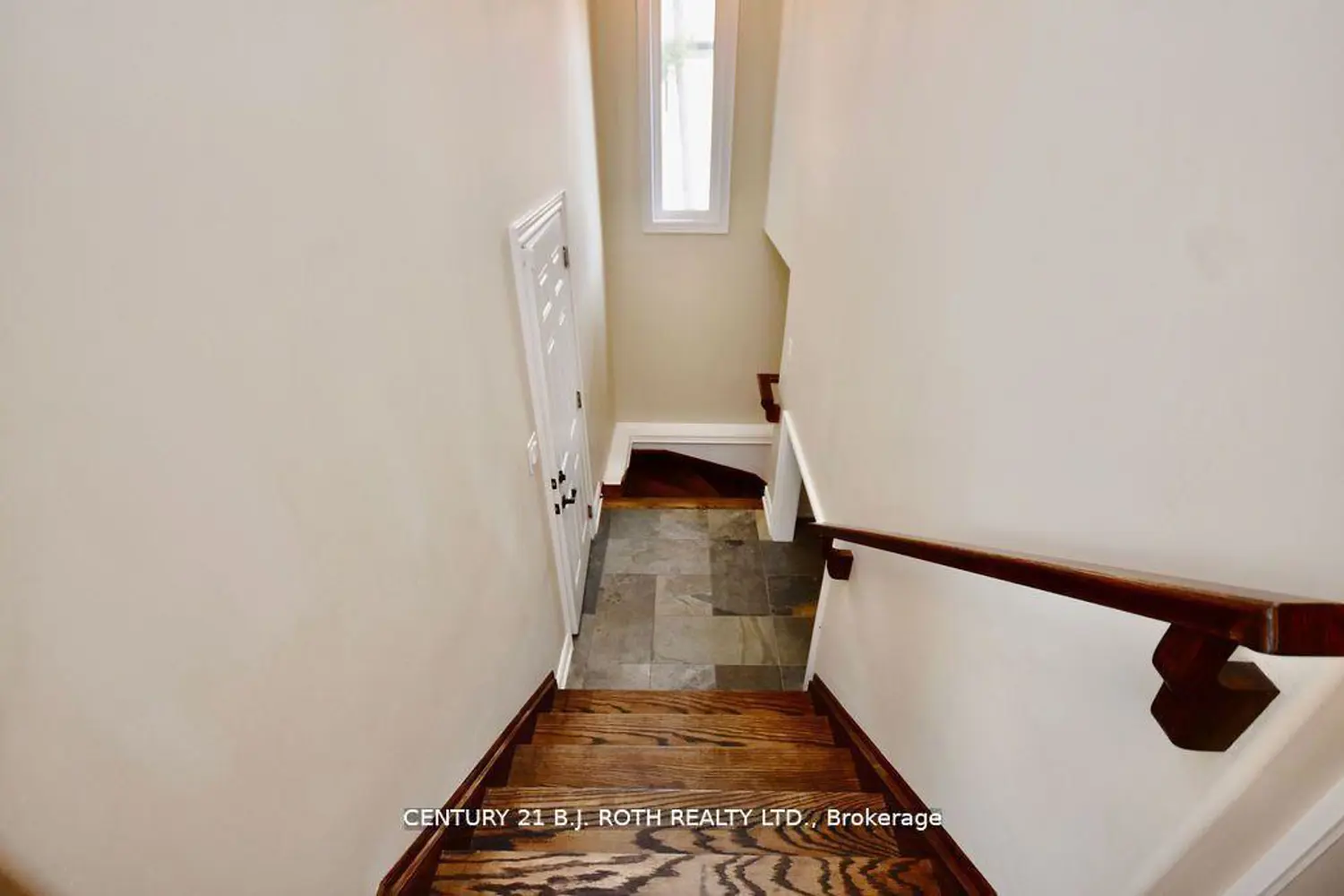 Additional image 11 of 1738 Wingrove Avenue