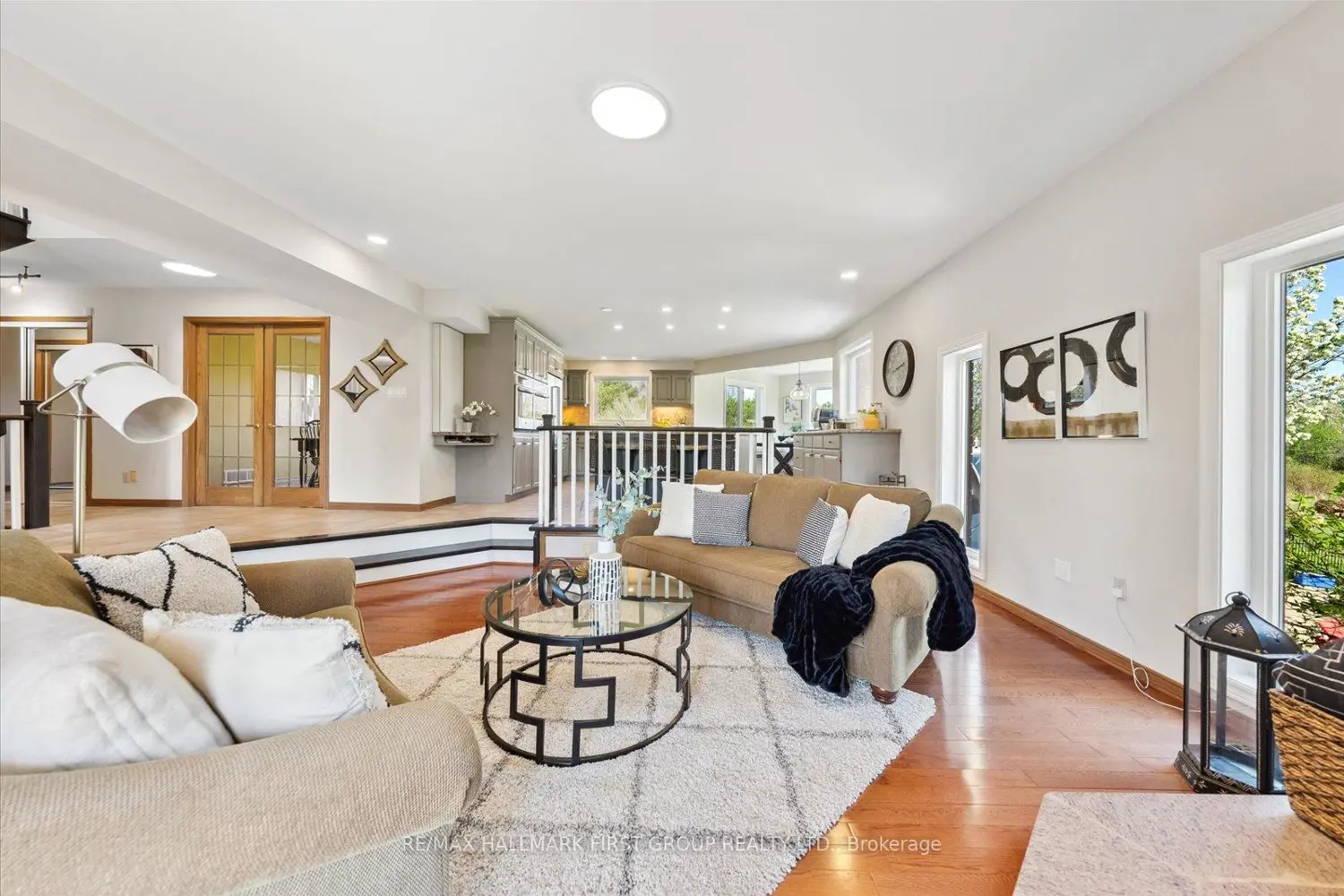 Additional image 4 of 4655 Sideline 6