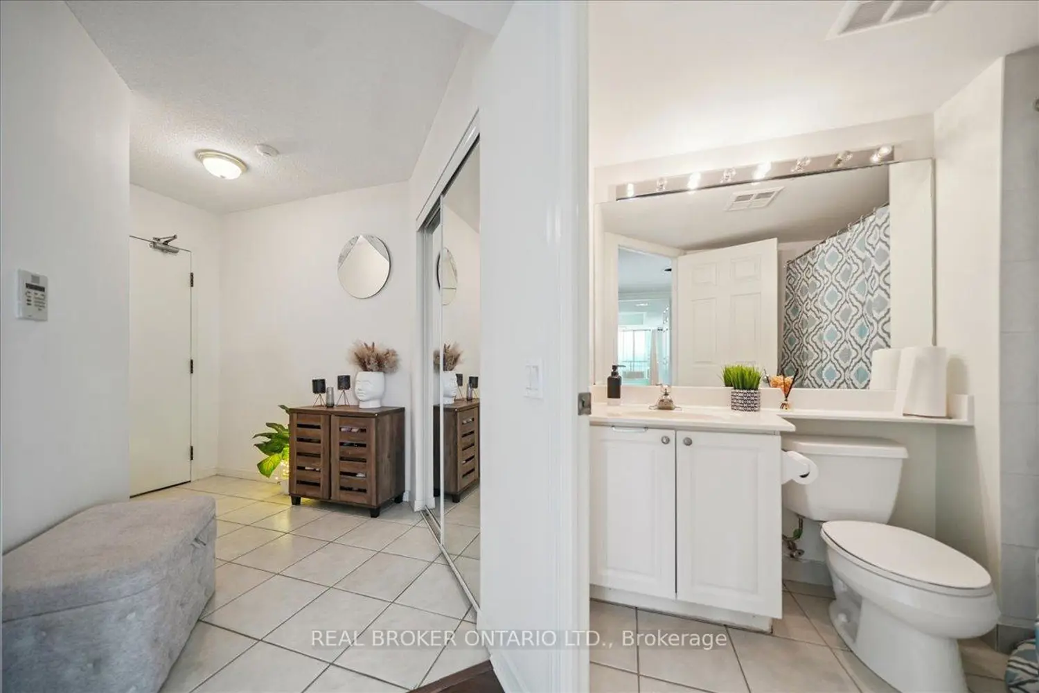 Additional image 14 of 28 Harrison Garden Boulevard 808