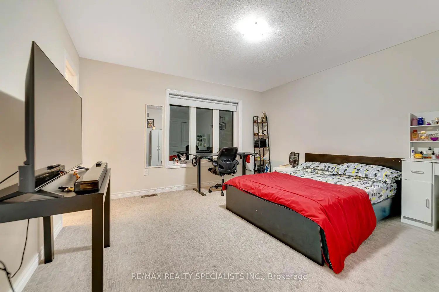 Additional image 10 of 100 Hollywood Court 53