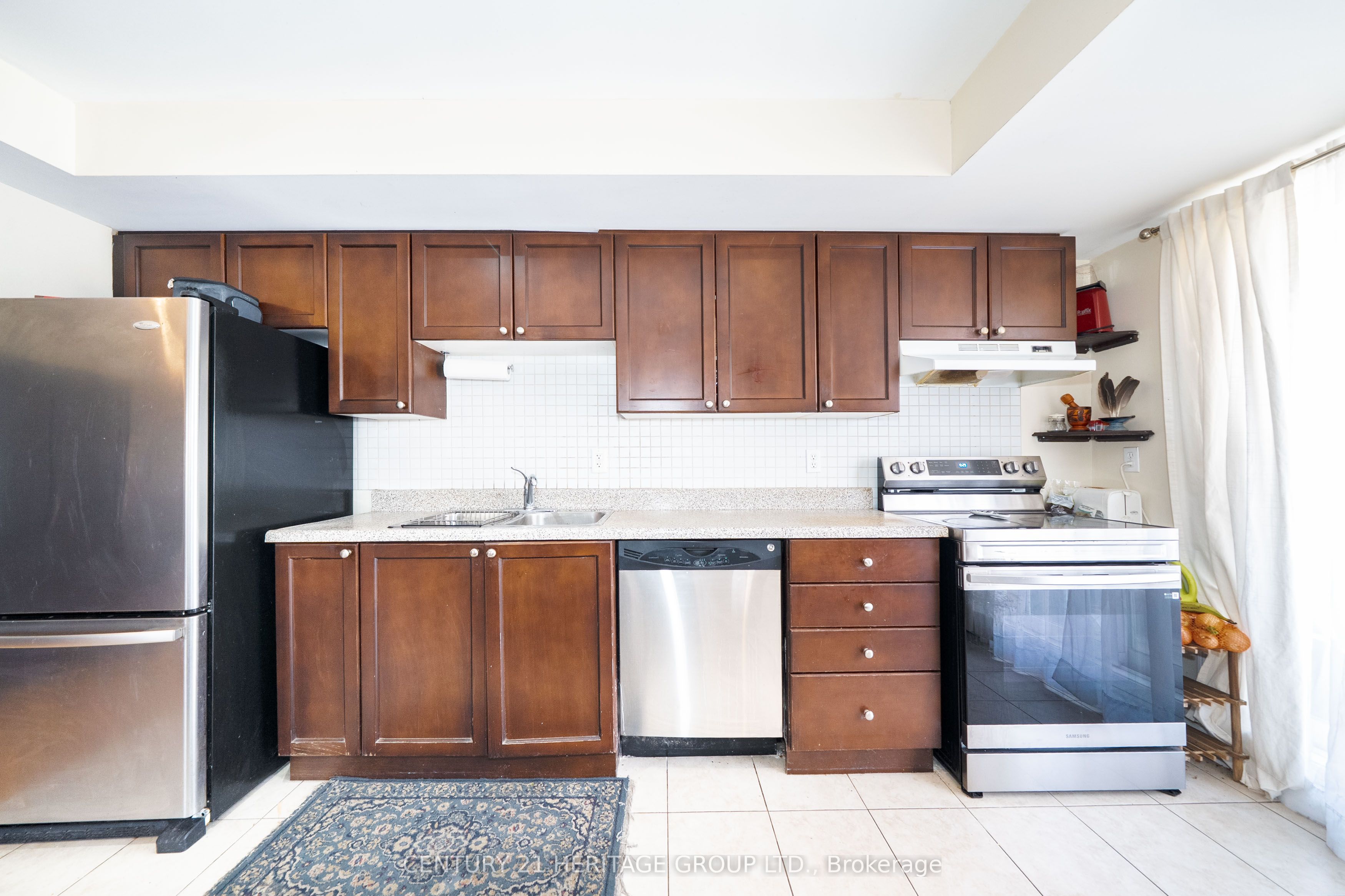 Additional image 3 of 301-64 Sidney Belsey Crescent, Toronto, ON, M6M 5J4