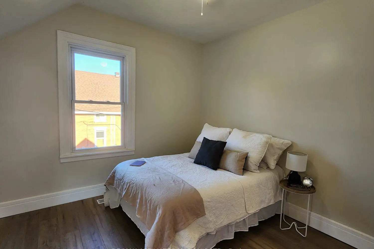 Additional image 10 of 12 Oak Street