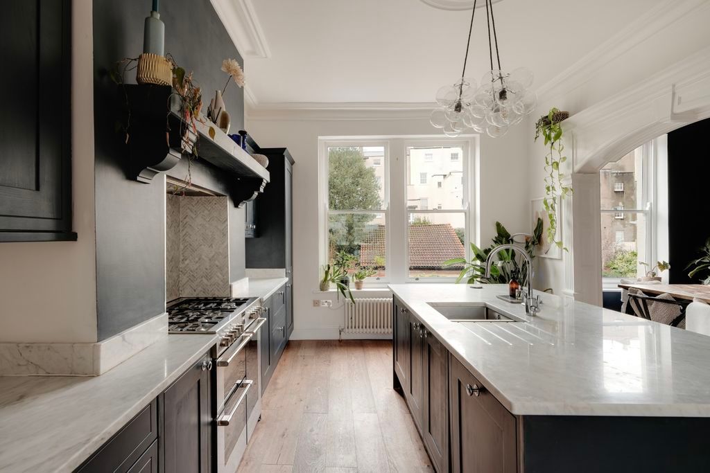 3 bed flat for saleRoyal Park, Clifton, Bristol BS8 photo 3