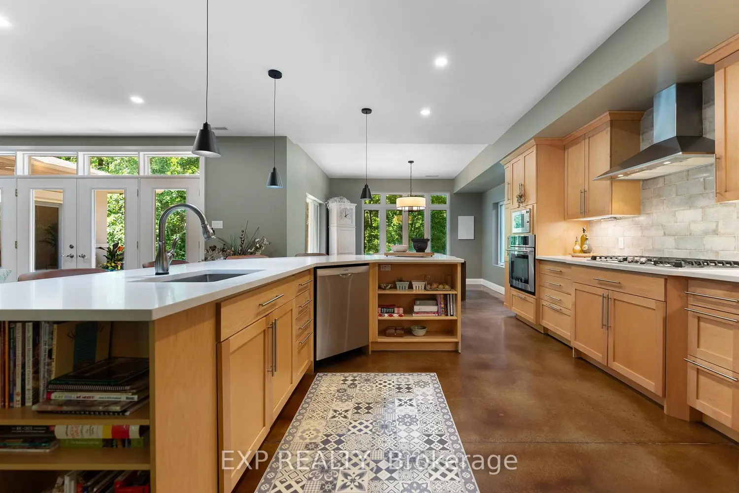 Additional image 7 of 5759 Queenscourt Crescent