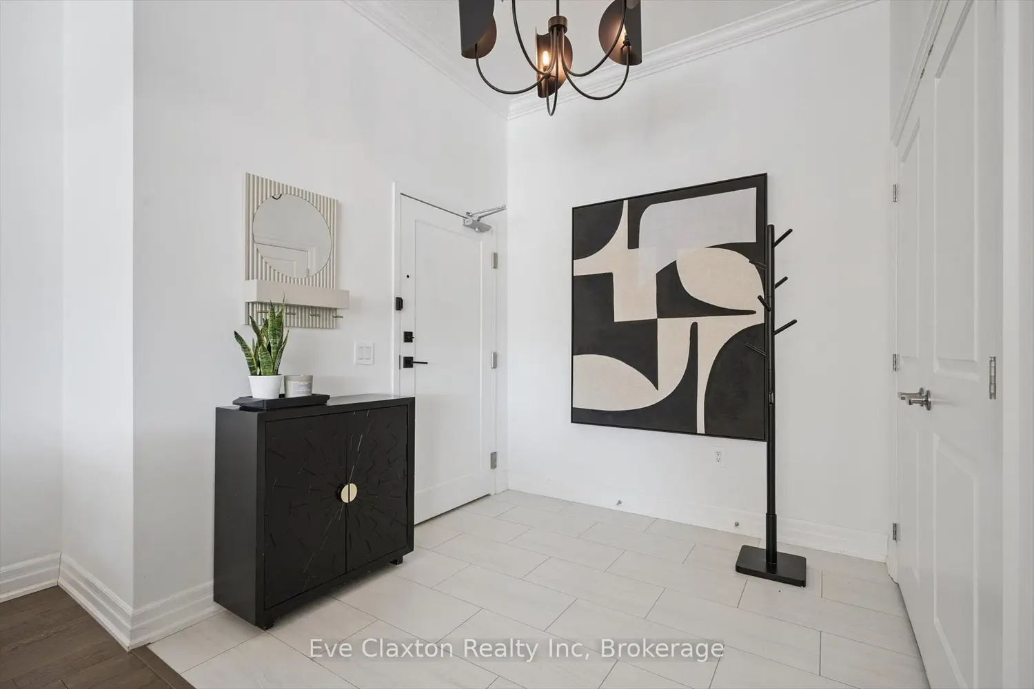 Additional image 5 of 1880 Gordon Street 204