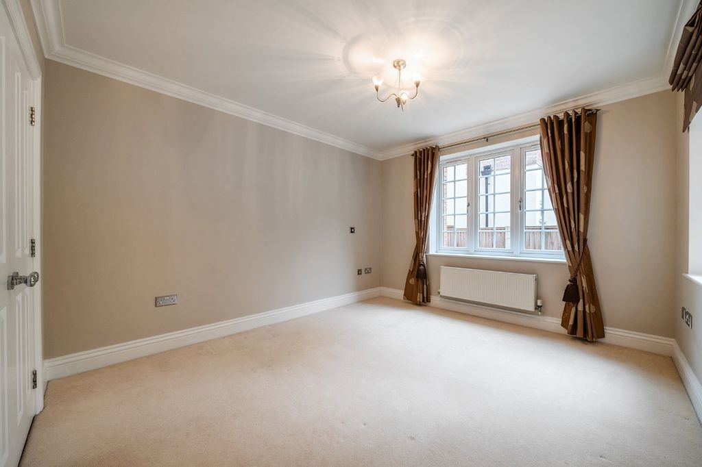 Additional image 14 of 2 bed flat for saleWarwick Road, Solihull, West Midlands B91