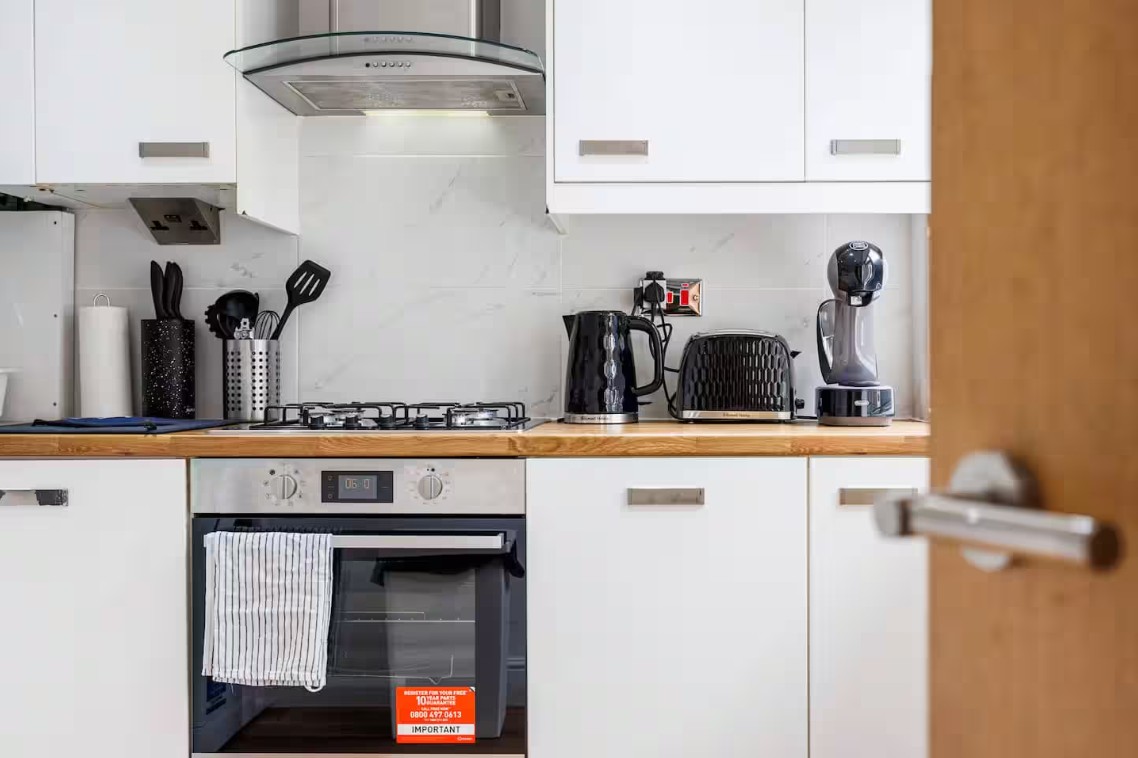 Additional image 5 of 2 Bed Flat, North End Road, W14, N1 7GU