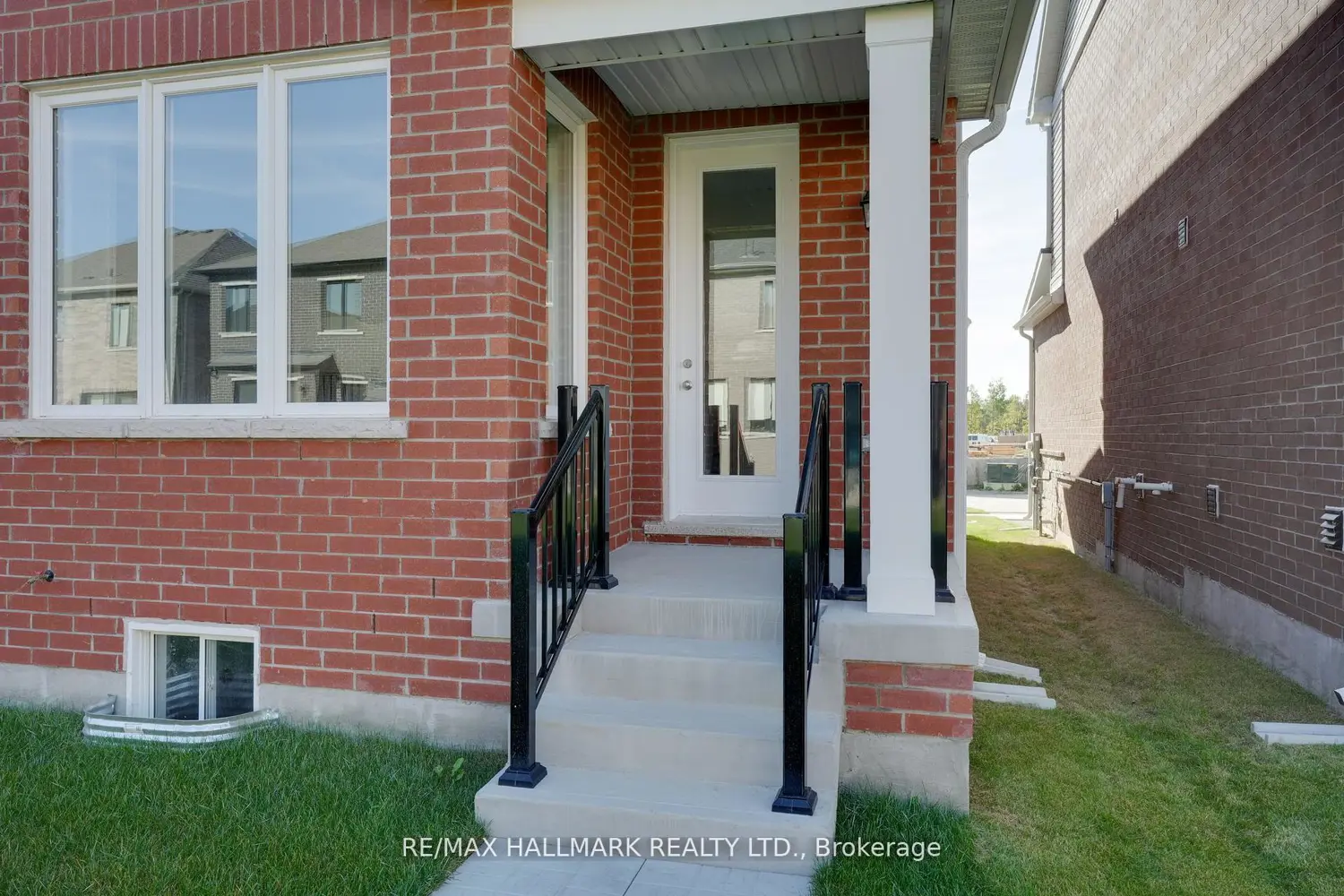 Additional image 18 of 626 Newlove Street