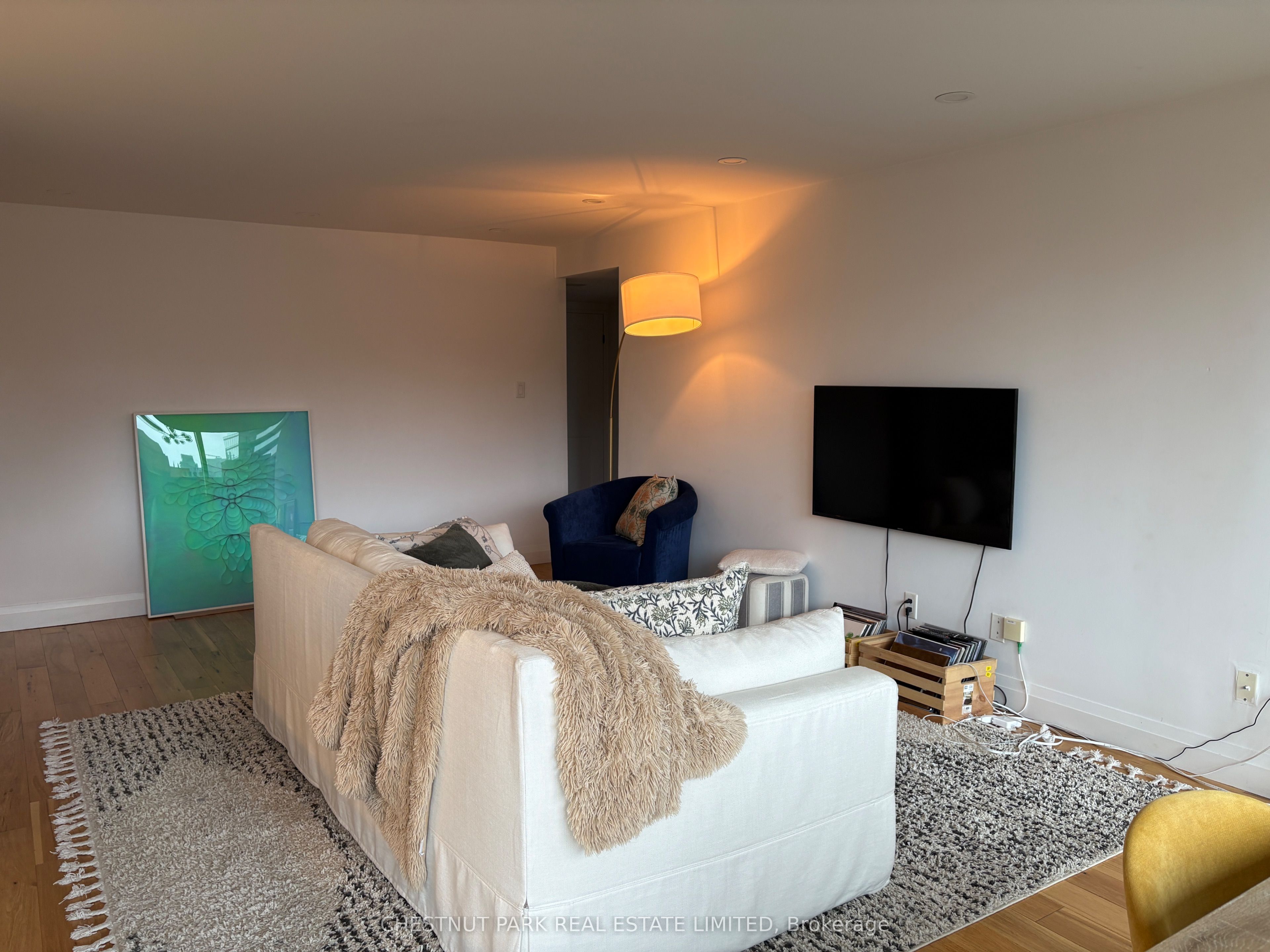 Additional image 4 of 604-30 Wellington Street E, Toronto, ON, M5E 1S3