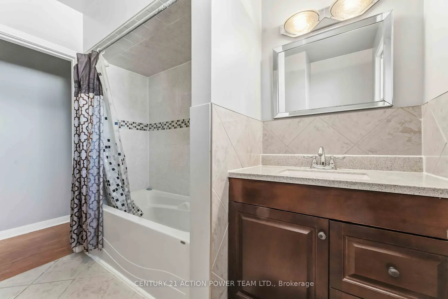 Additional image 9 of 1705 Old Montreal Road