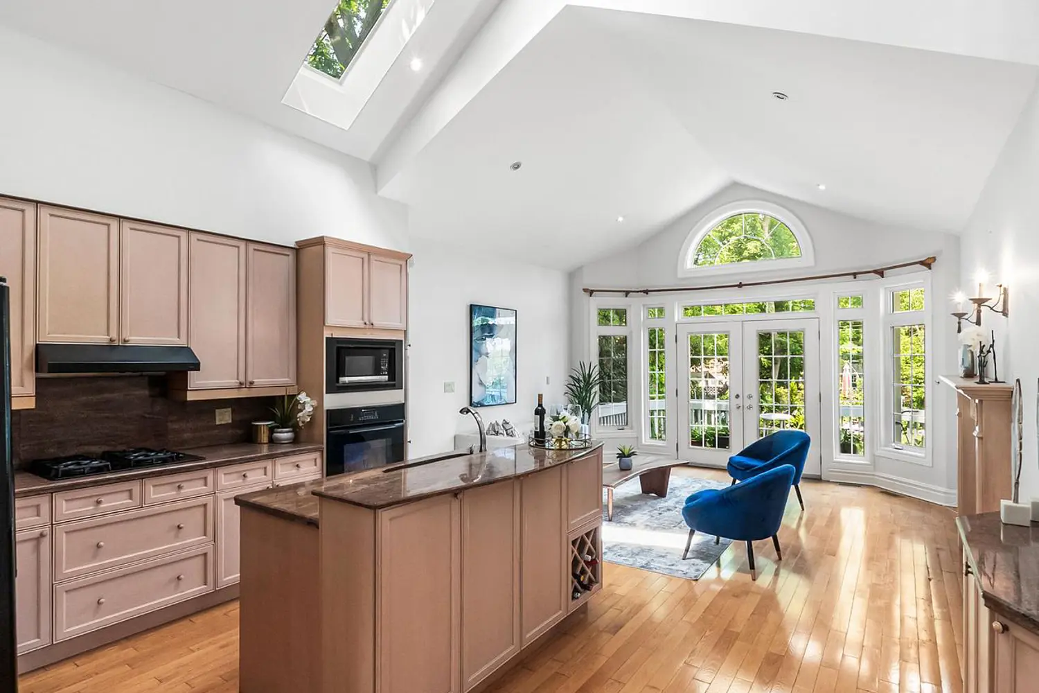 Additional image 6 of 24 Abitibi Avenue