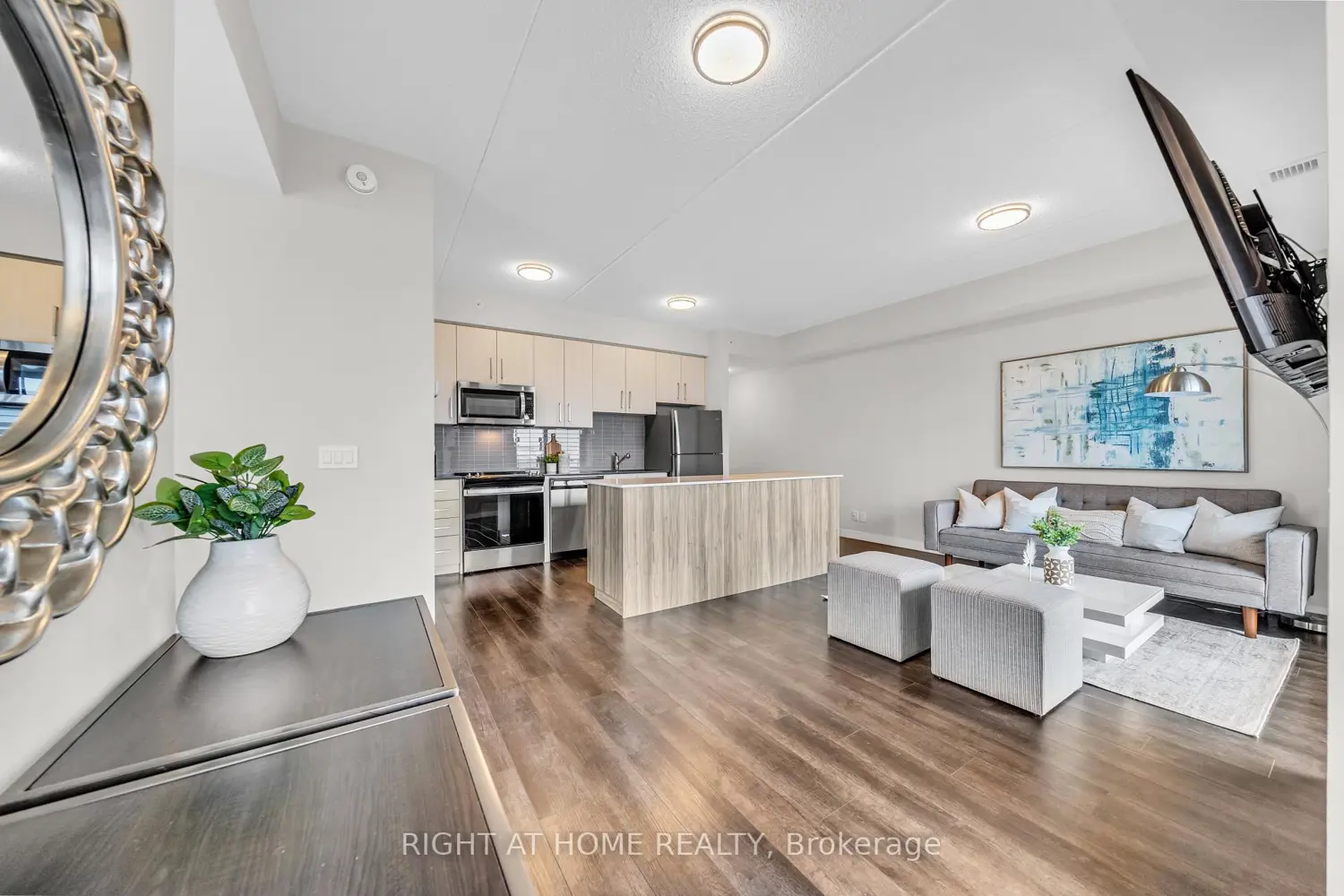 Additional image 13 of 15 Queen Street 807