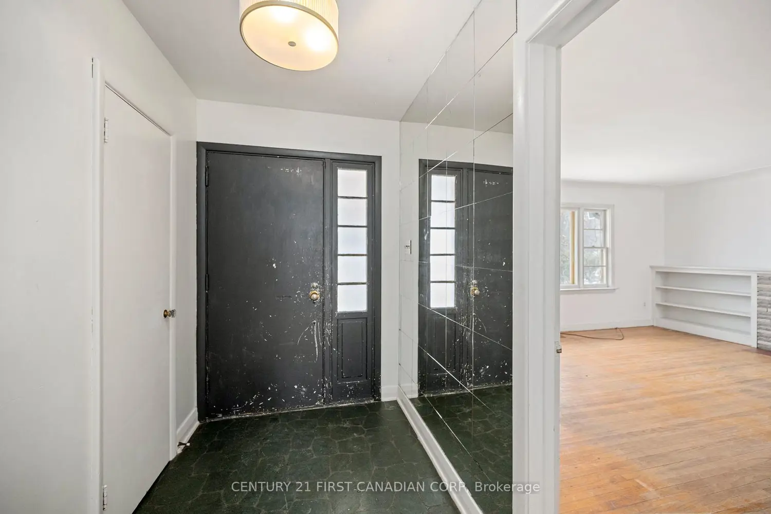 518 Upper Queen Street photo 2
