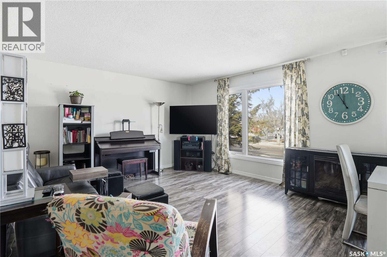 Additional image 3 of 6715 1st Avenue N, Regina, SK, S4X1C7