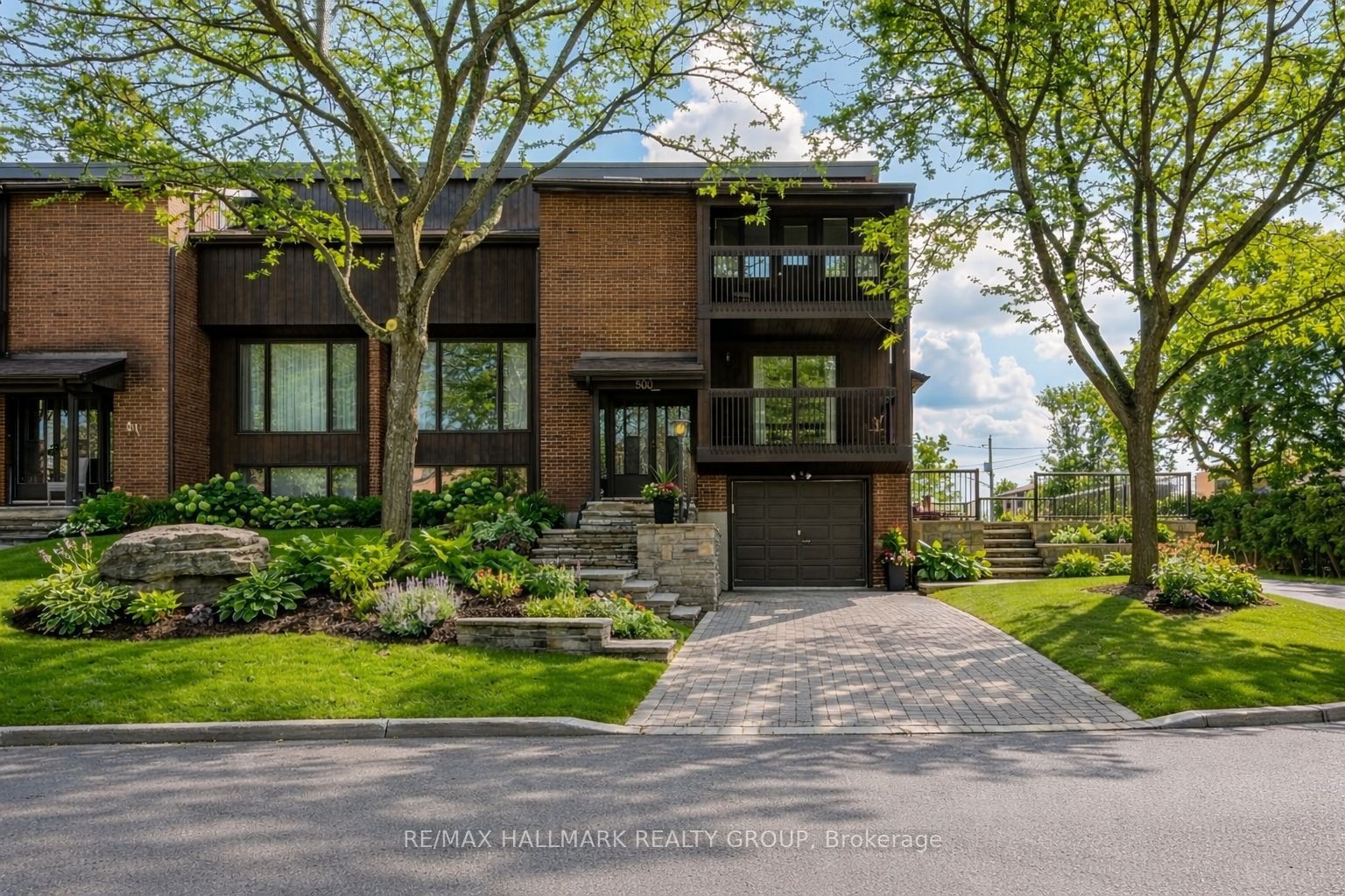 500 Foxview Place, Ottawa, ON, K1K 4C4
