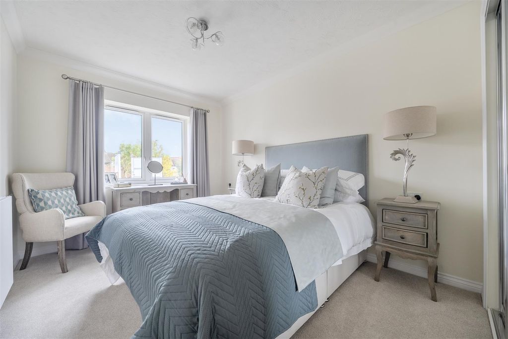 Additional image 8 of 1 bed flat for saleReedham Road, Burnham SL1