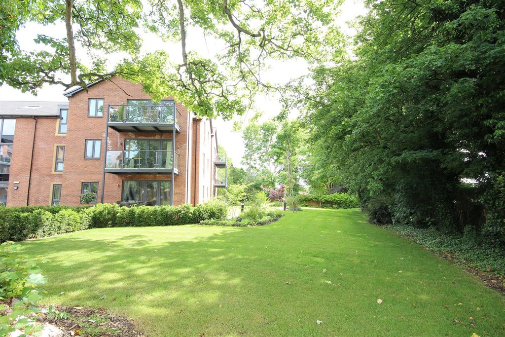 Additional image 14 of 2 bed flat for saleStapleton Court, Swanland HU14