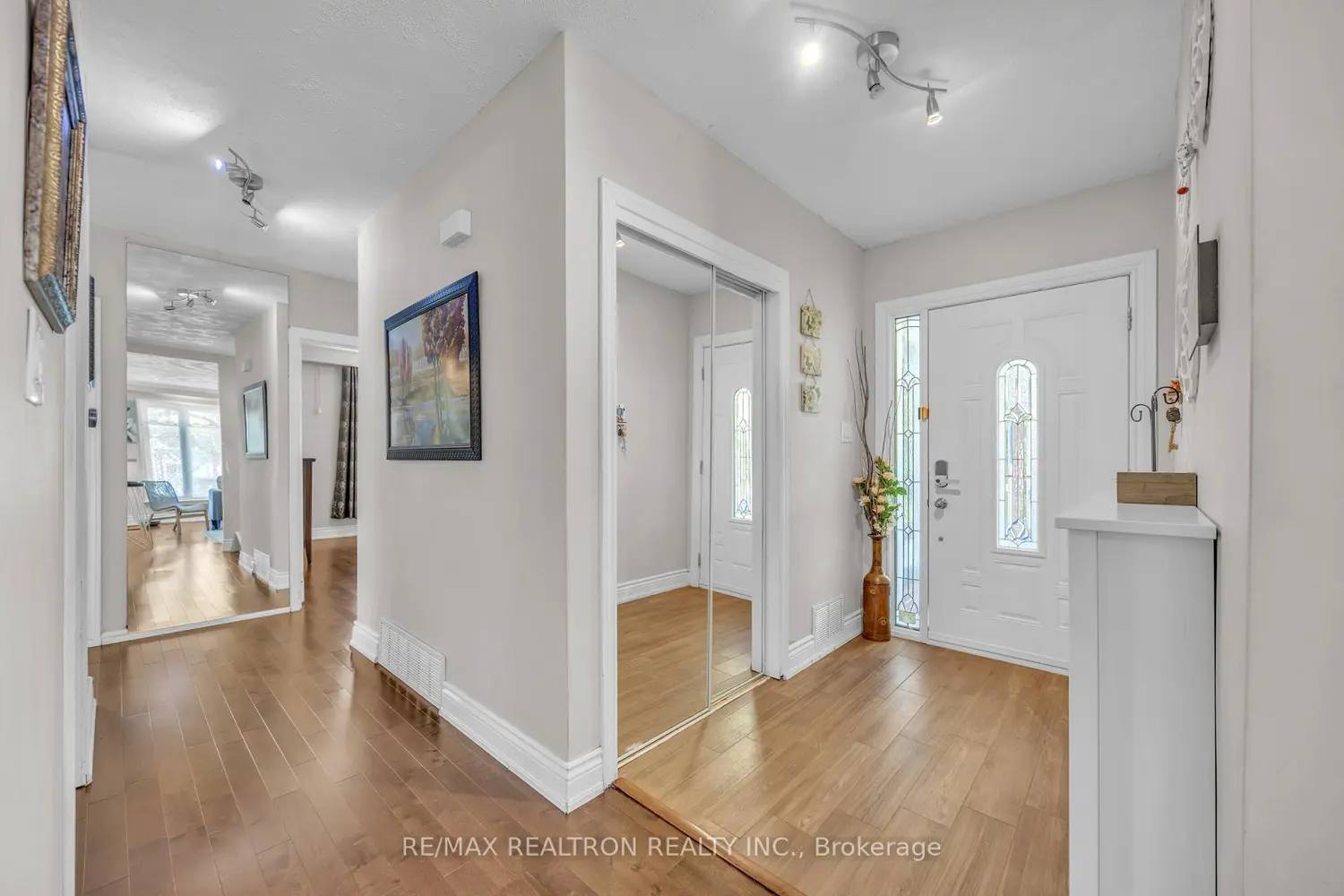 Additional image 9 of 926 Willowdale Avenue