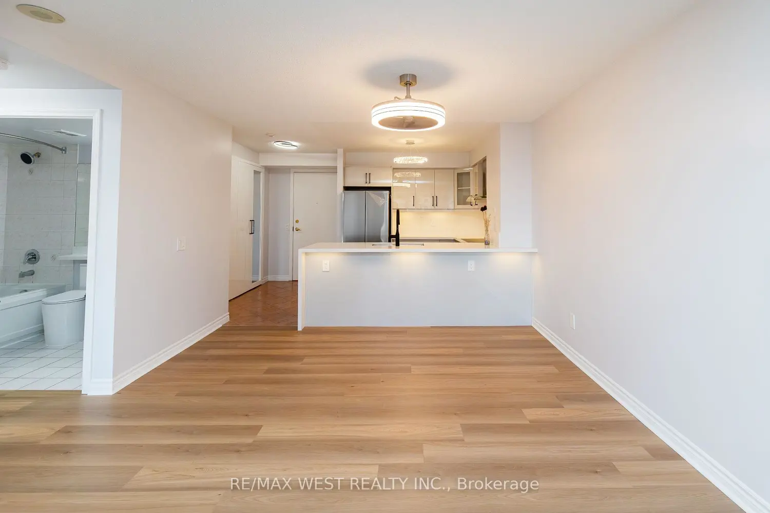 Additional image 11 of 35 Kingsbridge Garden Circle 902