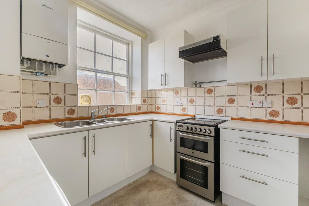 Additional image 3 of 2 bed flat for saleThe Close, Salisbury SP1