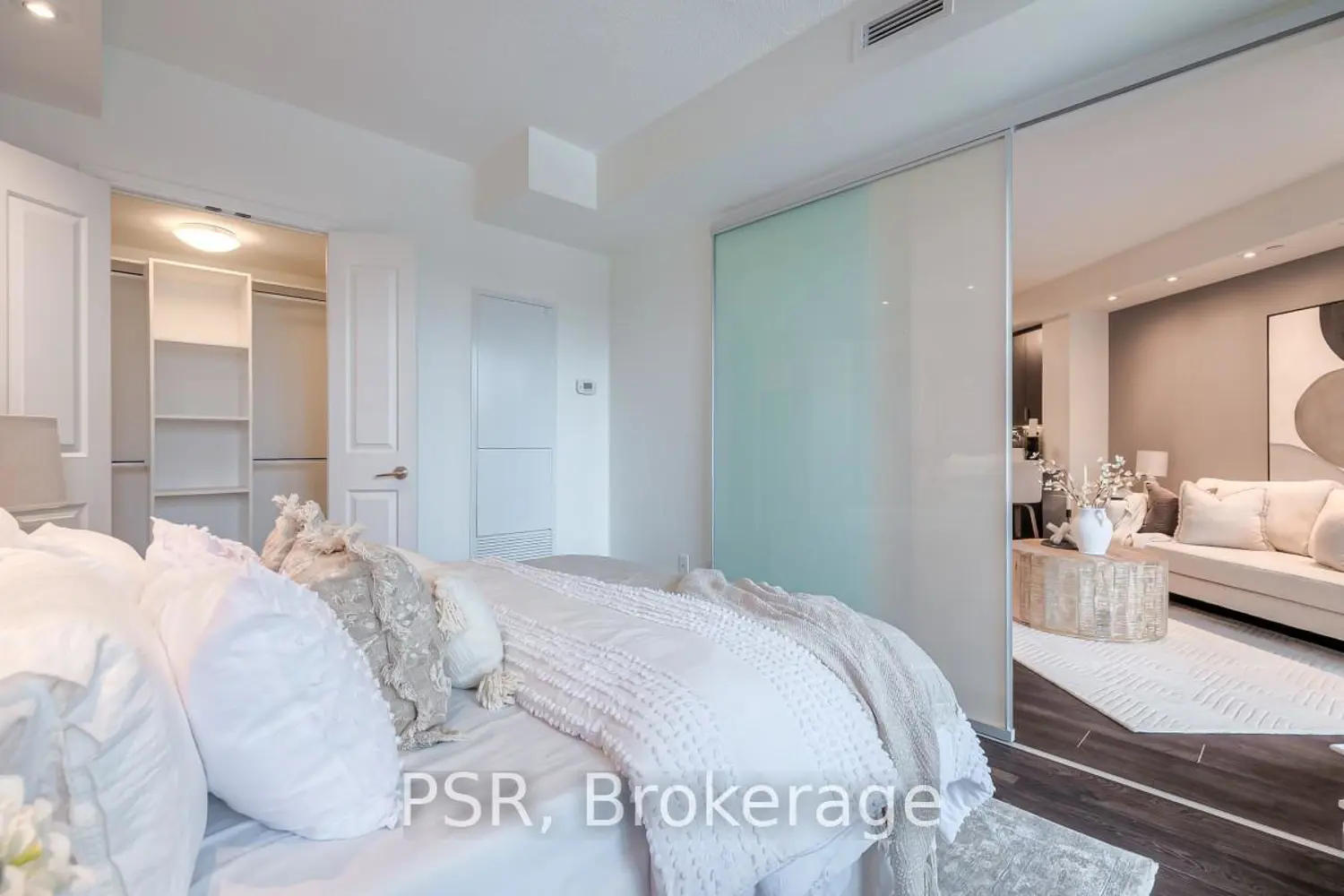 Additional image 13 of 7608 Yonge Street 306