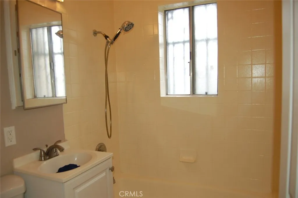 Additional image 17 of 422 W Palm Street Unit 422 1/2B, Compton, CA 90220