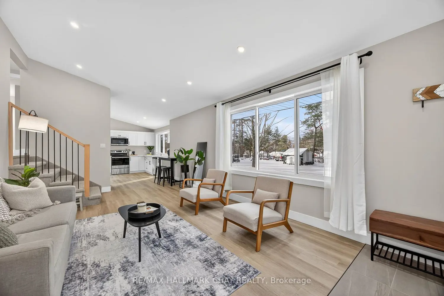 8717 Beachwood Road photo 3