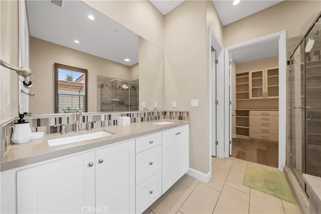 Additional image 23 of 114 Guinness, Irvine, CA 92620