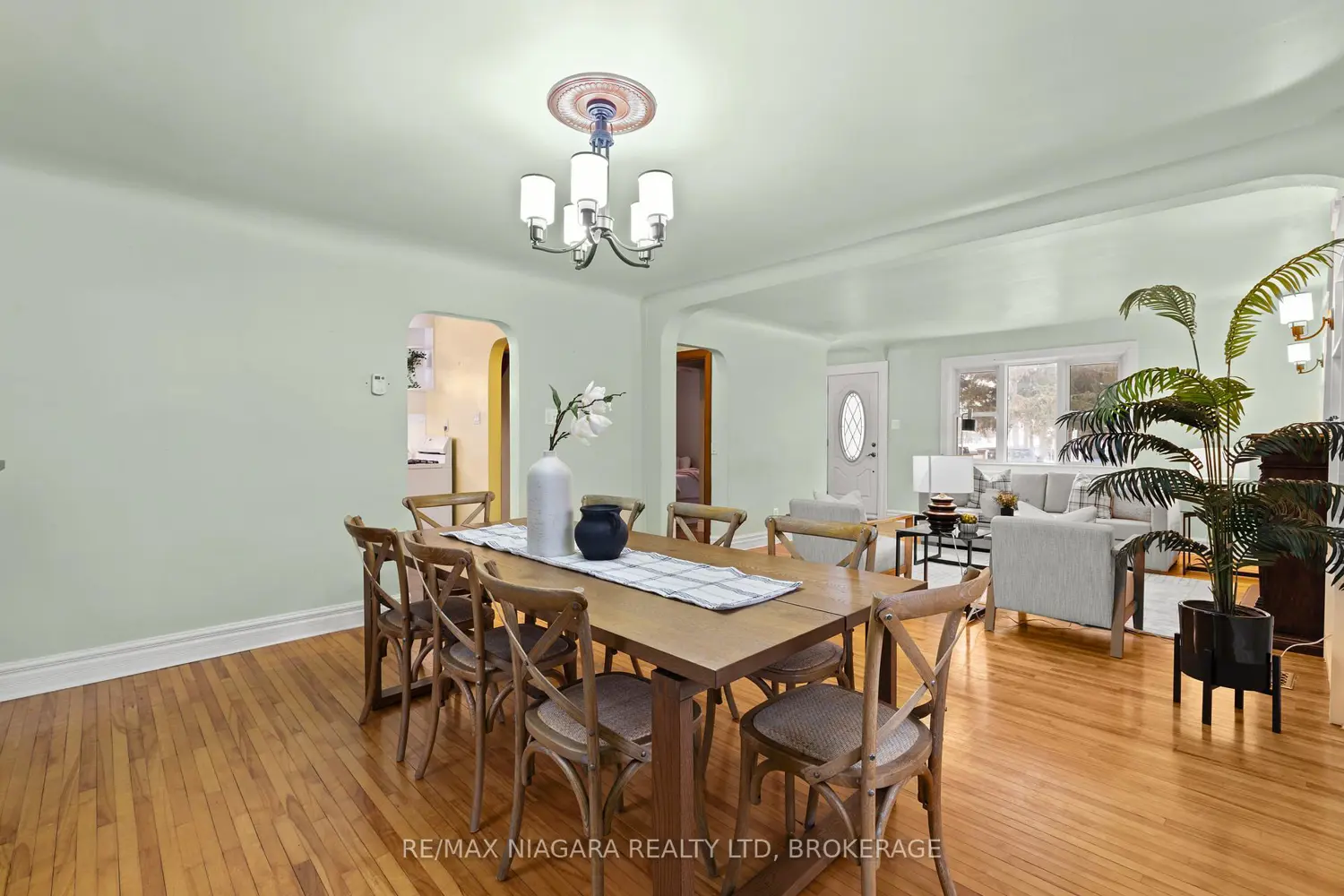 Additional image 5 of 401 Fielden Avenue