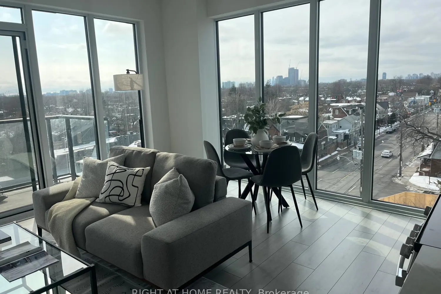 Additional image 4 of 500 Dupont Street 504