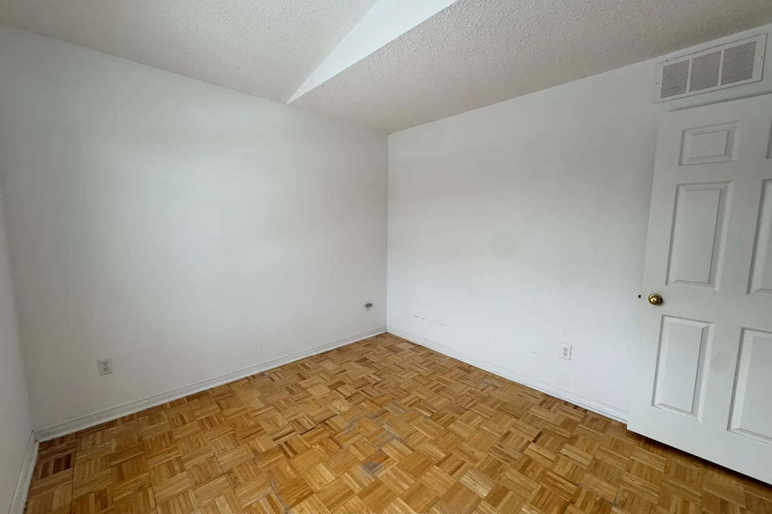 167 Forest Road photo 4