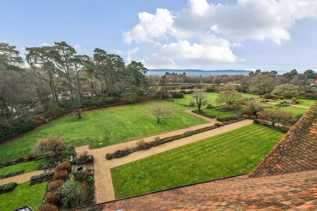Additional image 13 of 2 bed flat for saleKings Drive, Midhurst GU29