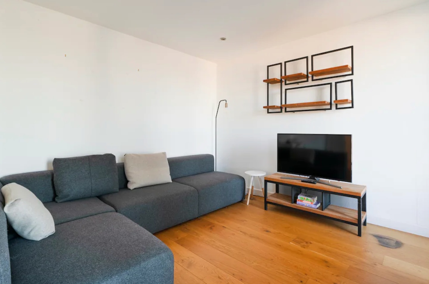 Additional image 6 of 1 Bed Flat, Margerie Court, E2, N1 7GU