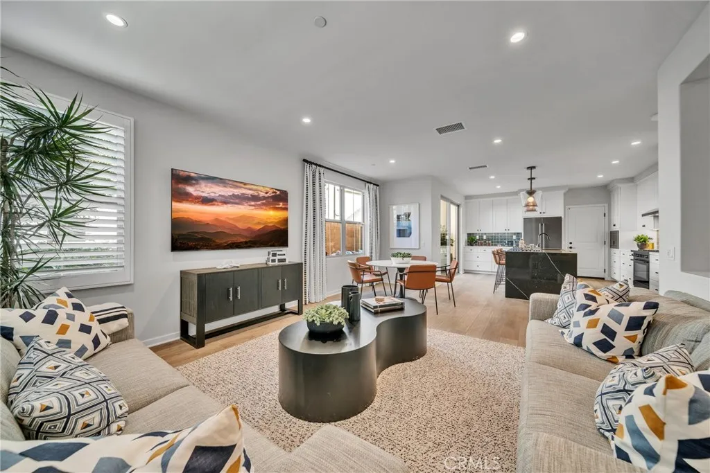 Additional image 3 of 124 Sunnyside, Irvine, CA 92618