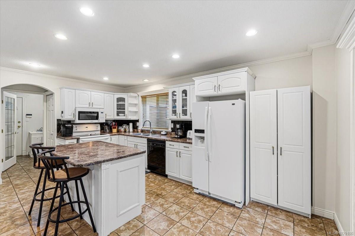 Additional image 4 of 5574 Garibaldi Drive, Nanaimo, BC, V9T 6B2